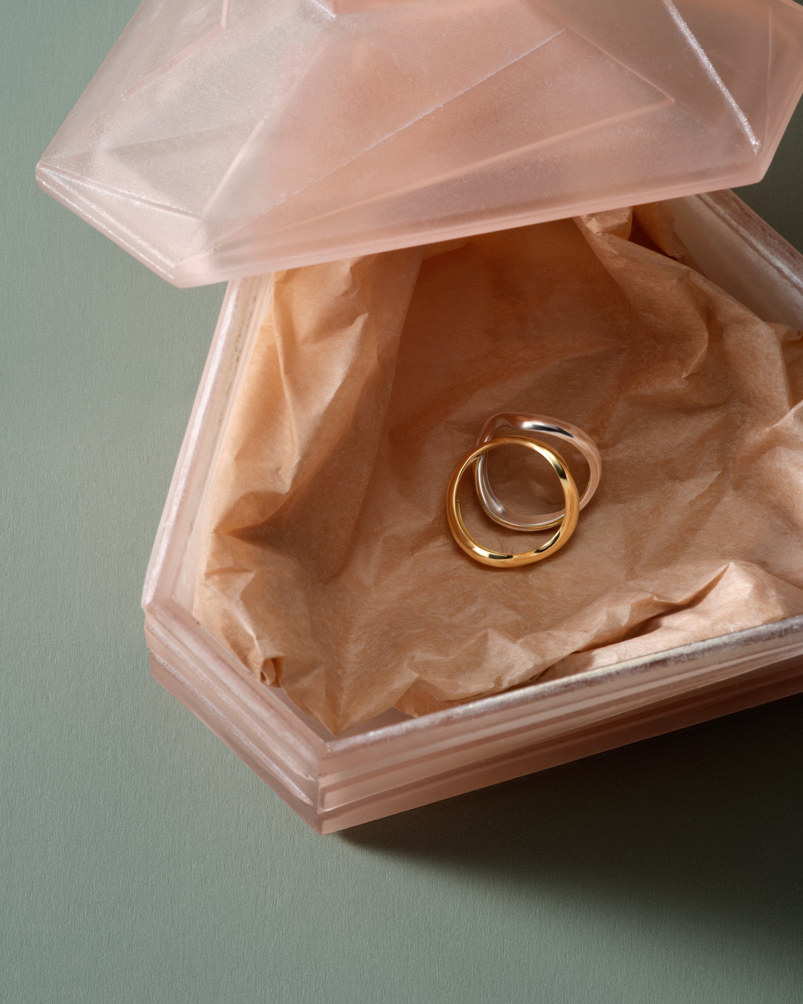 The Aureline Arc Ring